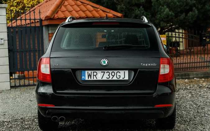 Skoda Superb cena 39900 przebieg: 218000, rok produkcji 2010 z Suwałki małe 704